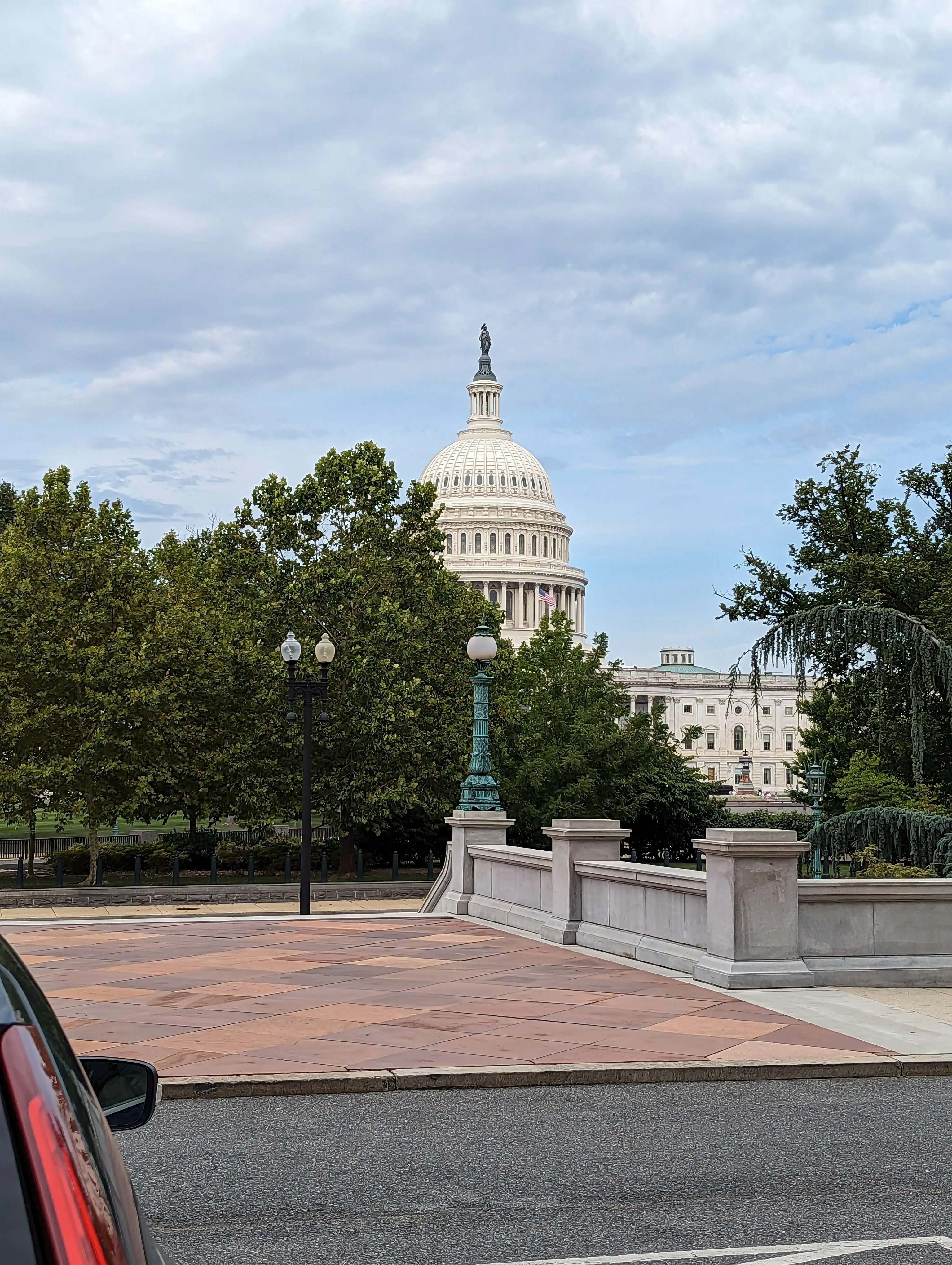 Photo by Ehab James of the US Capitol building.